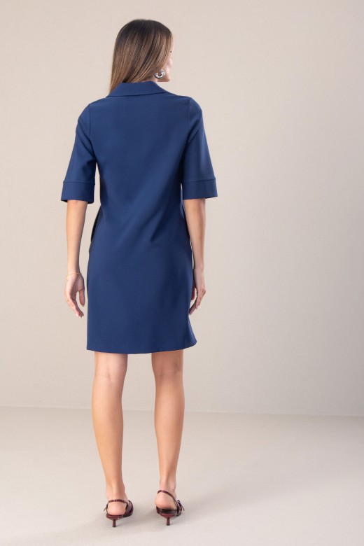 Robe courte avec col et manches 3/4