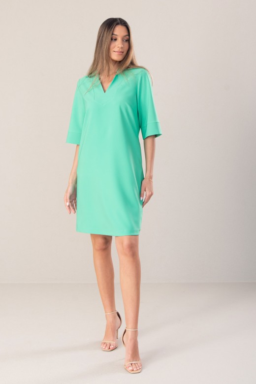 Short dress with collar and 3/4 sleeves