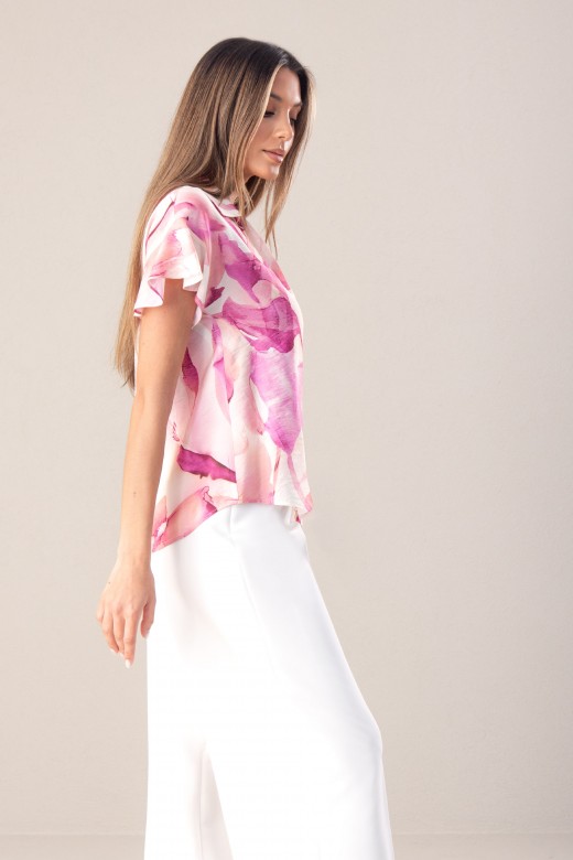 Blusa fluda com padro de manga curta