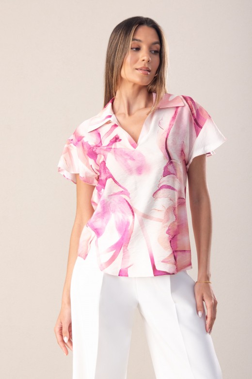 Blusa fluda com padro de manga curta
