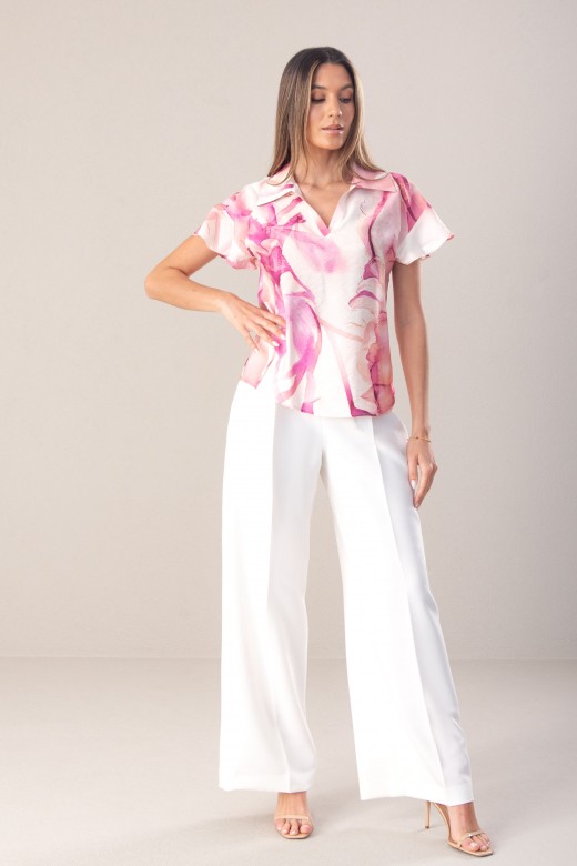 Blusa fluda com padro de manga curta