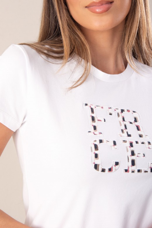 T-shirt de algodão com estampado bordado T-shirt de algodão com estampado bordado