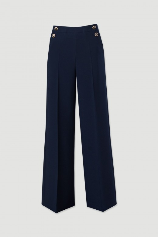 Cala wide leg com detalhe de boto personalizado