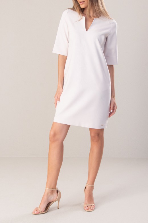 Vestido curto estampado com decote em bico