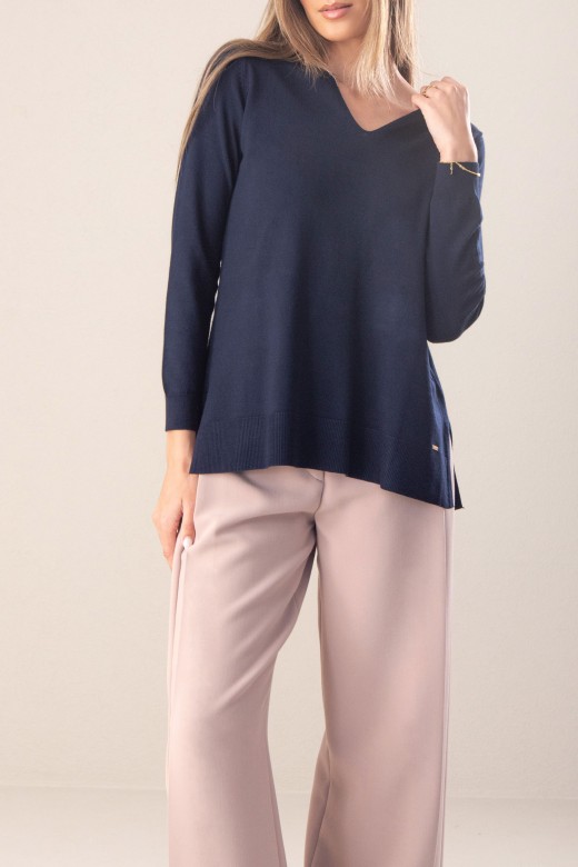 Basic v-neck knit sweater