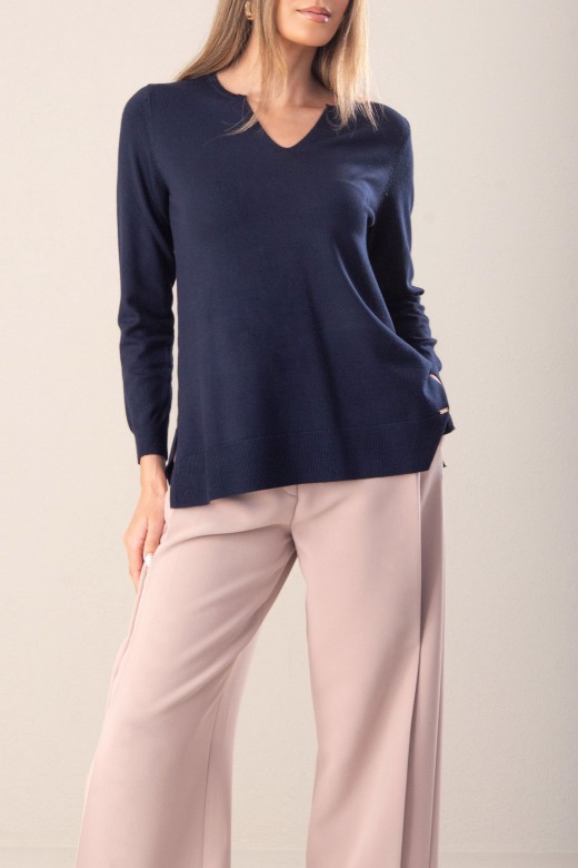 Basic v-neck knit sweater