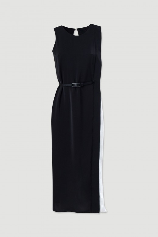 Vestido midi com tecido de renda na lateral a contrastar Vestido midi com tecido de renda na lateral a contrastar