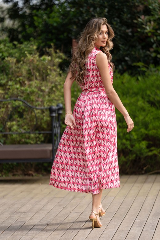 Vestido midi acetinado com padro geomtrico