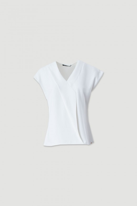 Fluid tunic with v-neck