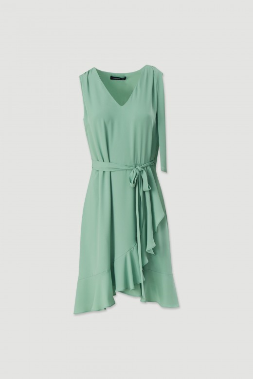 Vestido curto fluido com saia cruzada