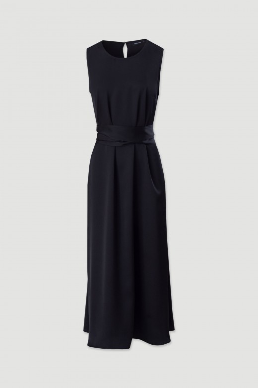 Vestido clssico midi acetinado