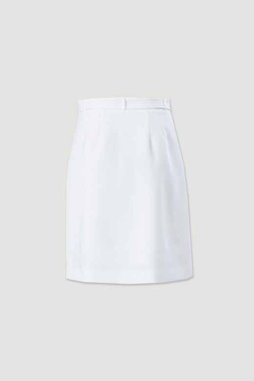 Fitted classic skirt with belt