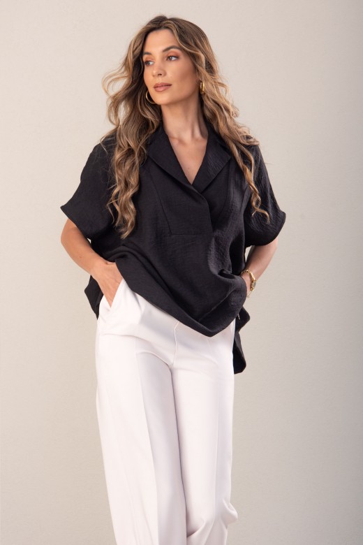 Fluid tunic with a linen blend