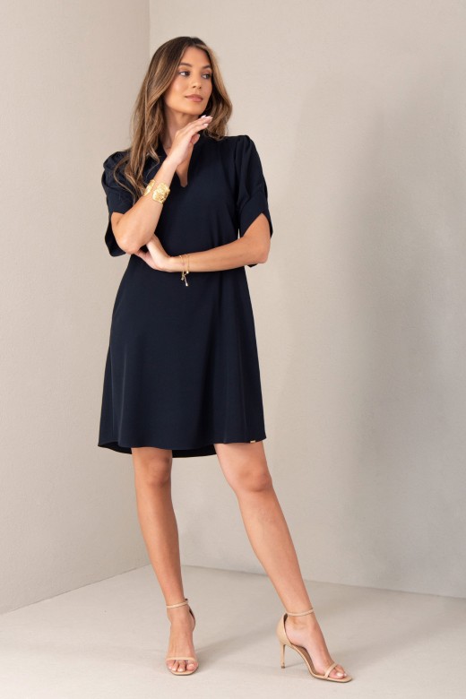 Fluid dress with 3/4 asymmetric sleeves