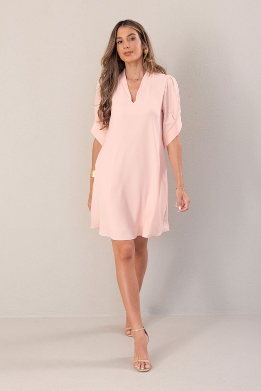 Vestido fluido com manga 3/4 assimtrica