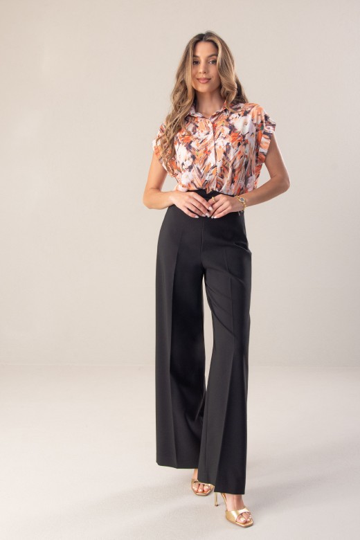 Blusa fluida estampada com manga curta