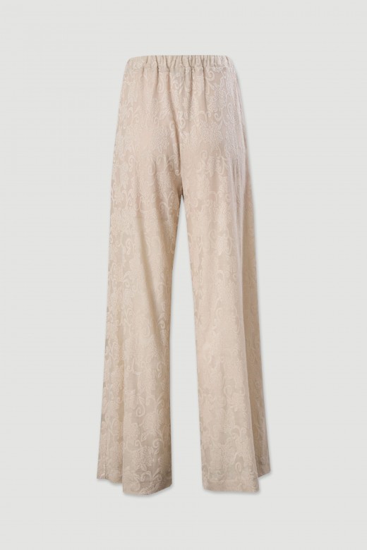 Cala wide leg fluda com padro floral em relevo