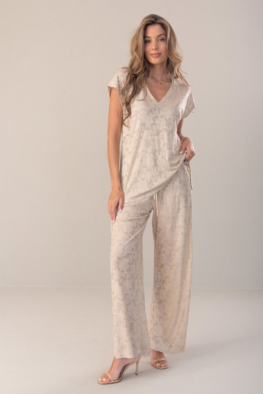 Cala wide leg fluda com padro floral em relevo