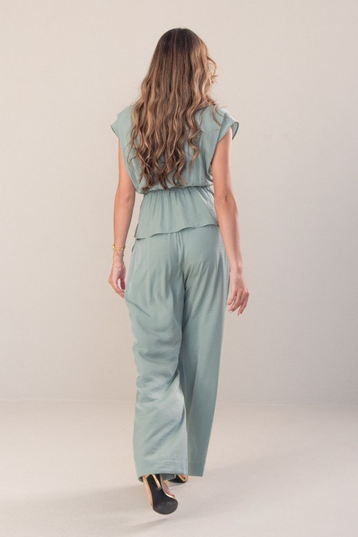 Cala wide leg em tecido fluido com cintura ajustvel