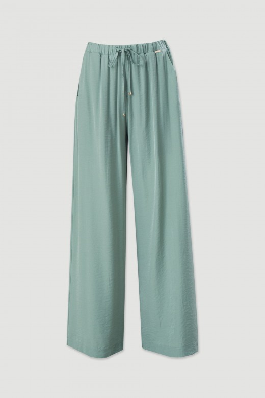 Cala wide leg em tecido fluido com cintura ajustvel