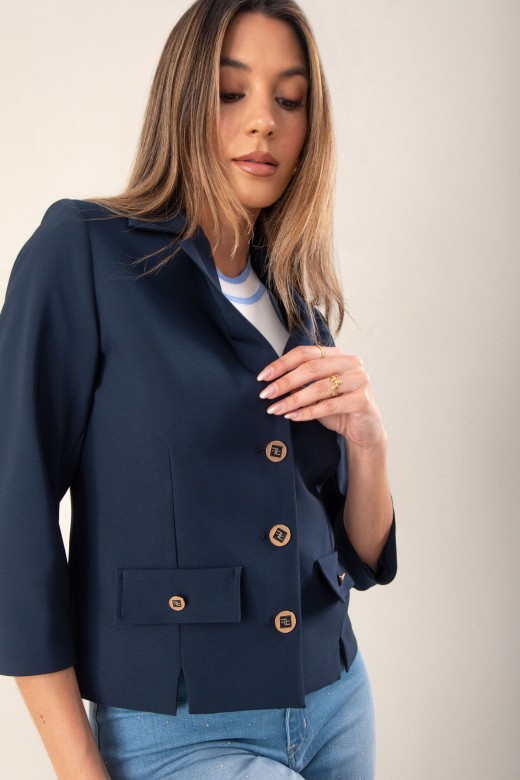 Short classic coat with collar