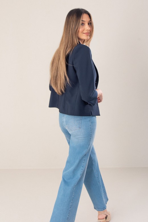 Short classic coat with collar
