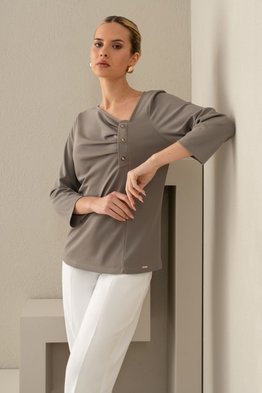 Pull en maille avec drap et boutons