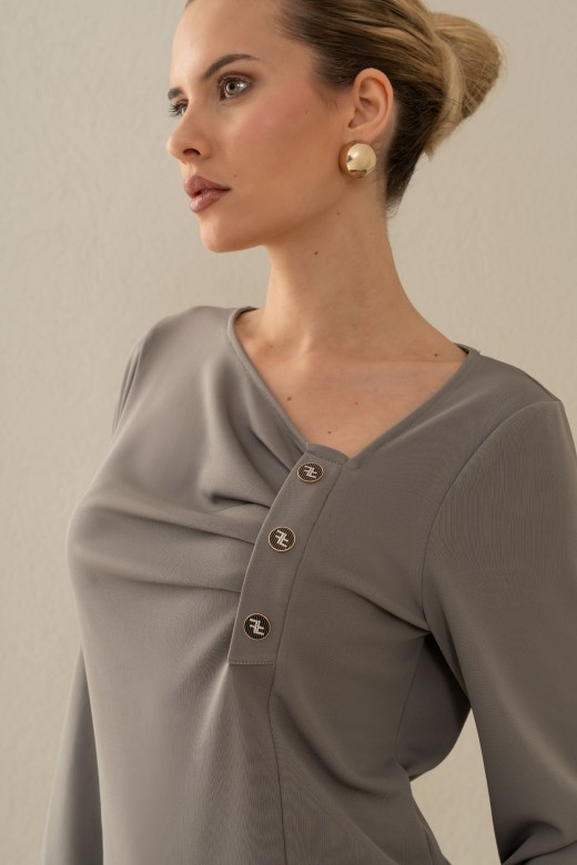 Pull en maille avec drap et boutons