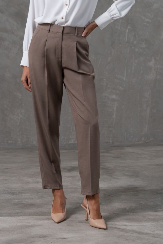 Classic trousers in lined fabric