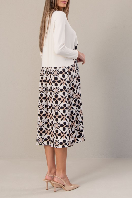 Vestido midi com pormenor de pregas