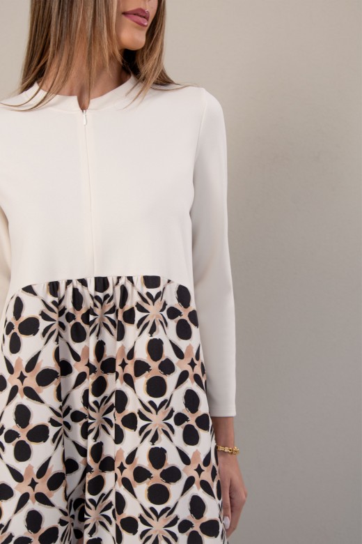 Vestido midi com pormenor de pregas