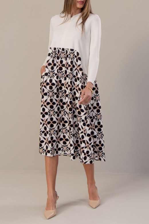 Vestido midi com pormenor de pregas