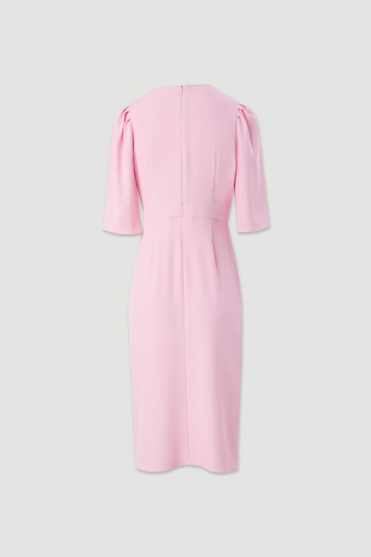 Vestido entallado con escote cruzado
