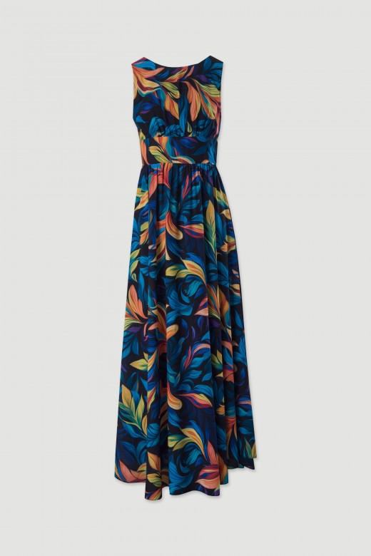 Vestido comprido fluido estampado com laada na costa