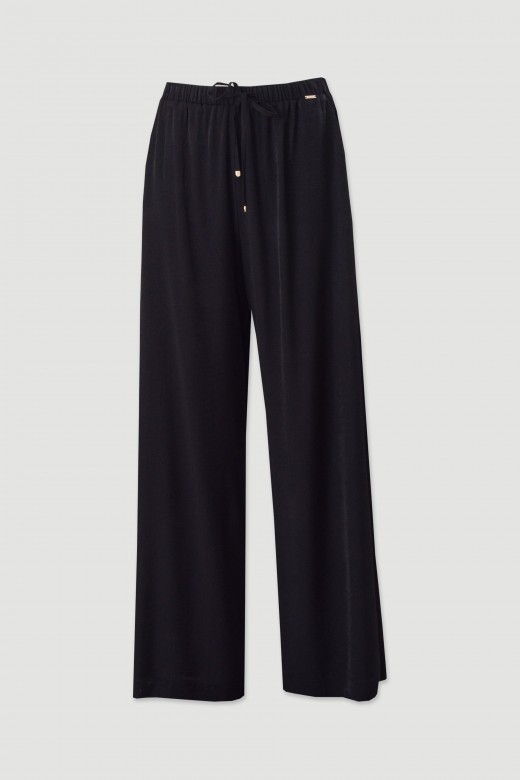 Cala wide leg em tecido fluido com cintura ajustvel