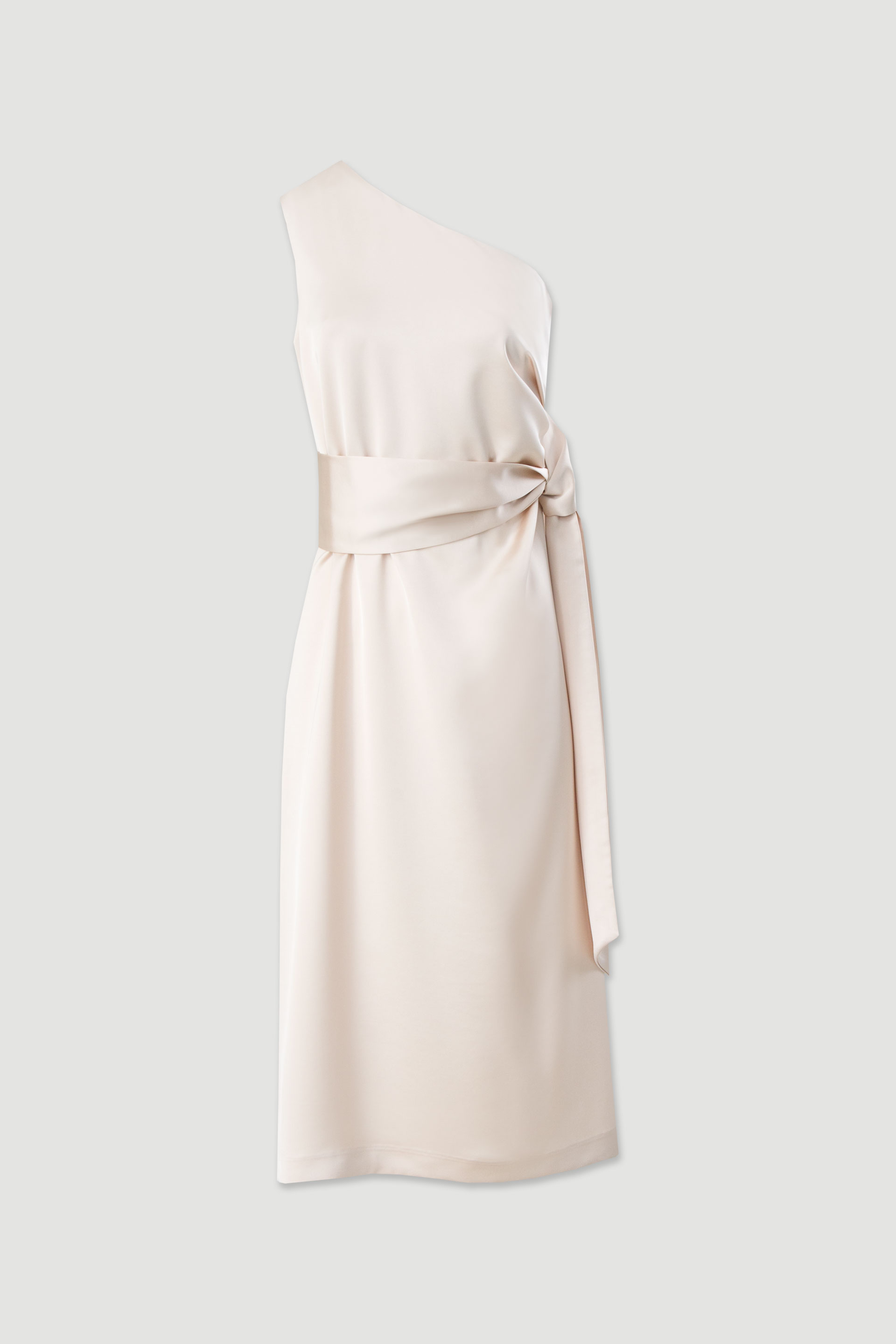 Vestido satinado con escote asimétrico y lazada en la cintura