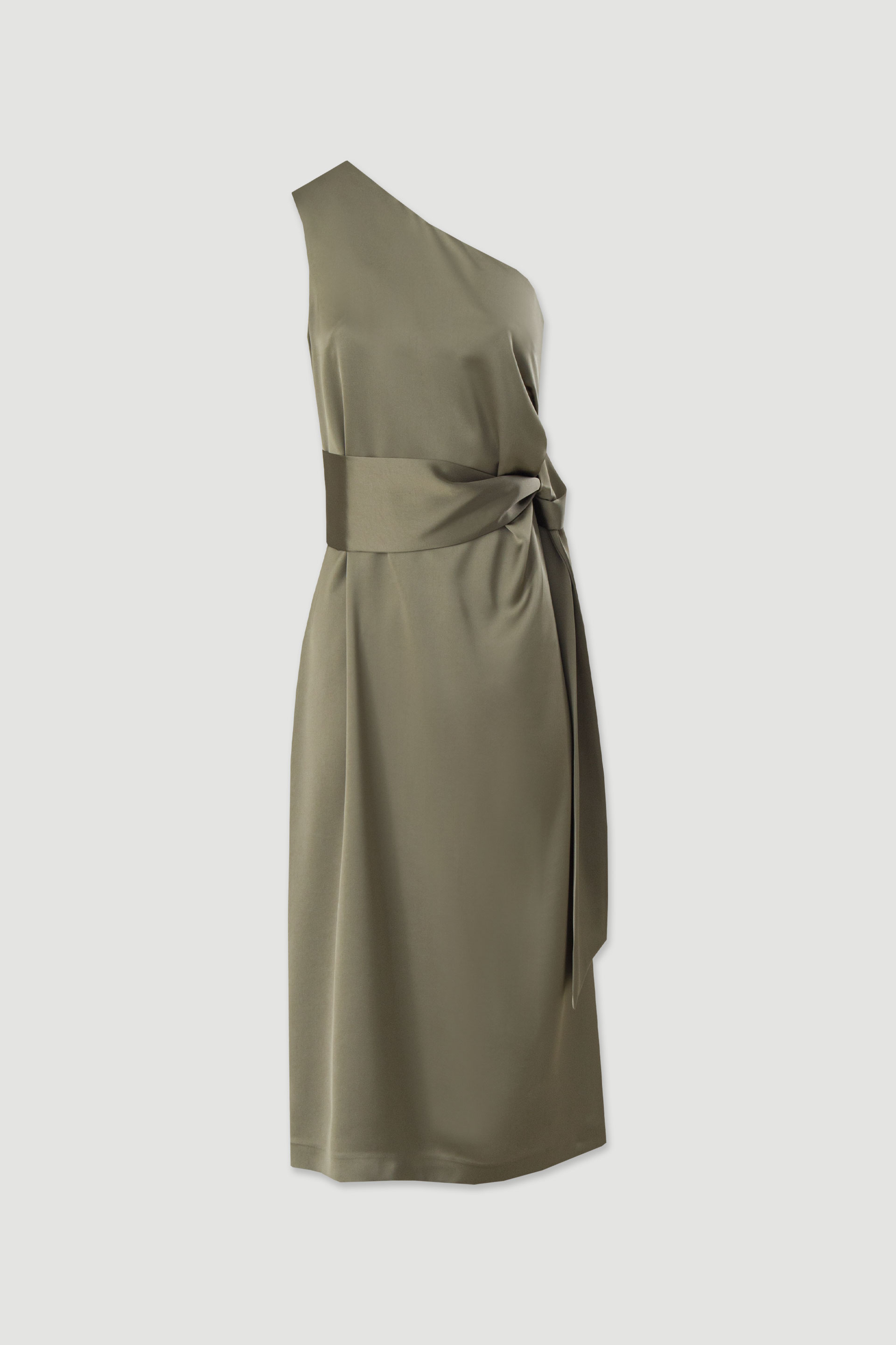 Vestido satinado con escote asimétrico y lazada en la cintura