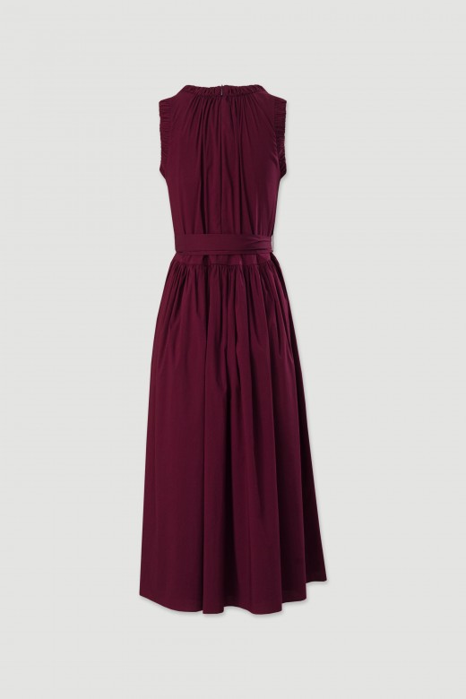 Vestido midi con detalle fruncido y cinturón Vestido midi con detalle fruncido y cinturón