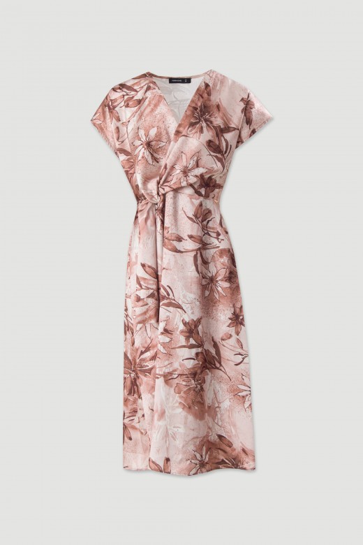 Vestido acetinado estampado com decote em v e efeito de n