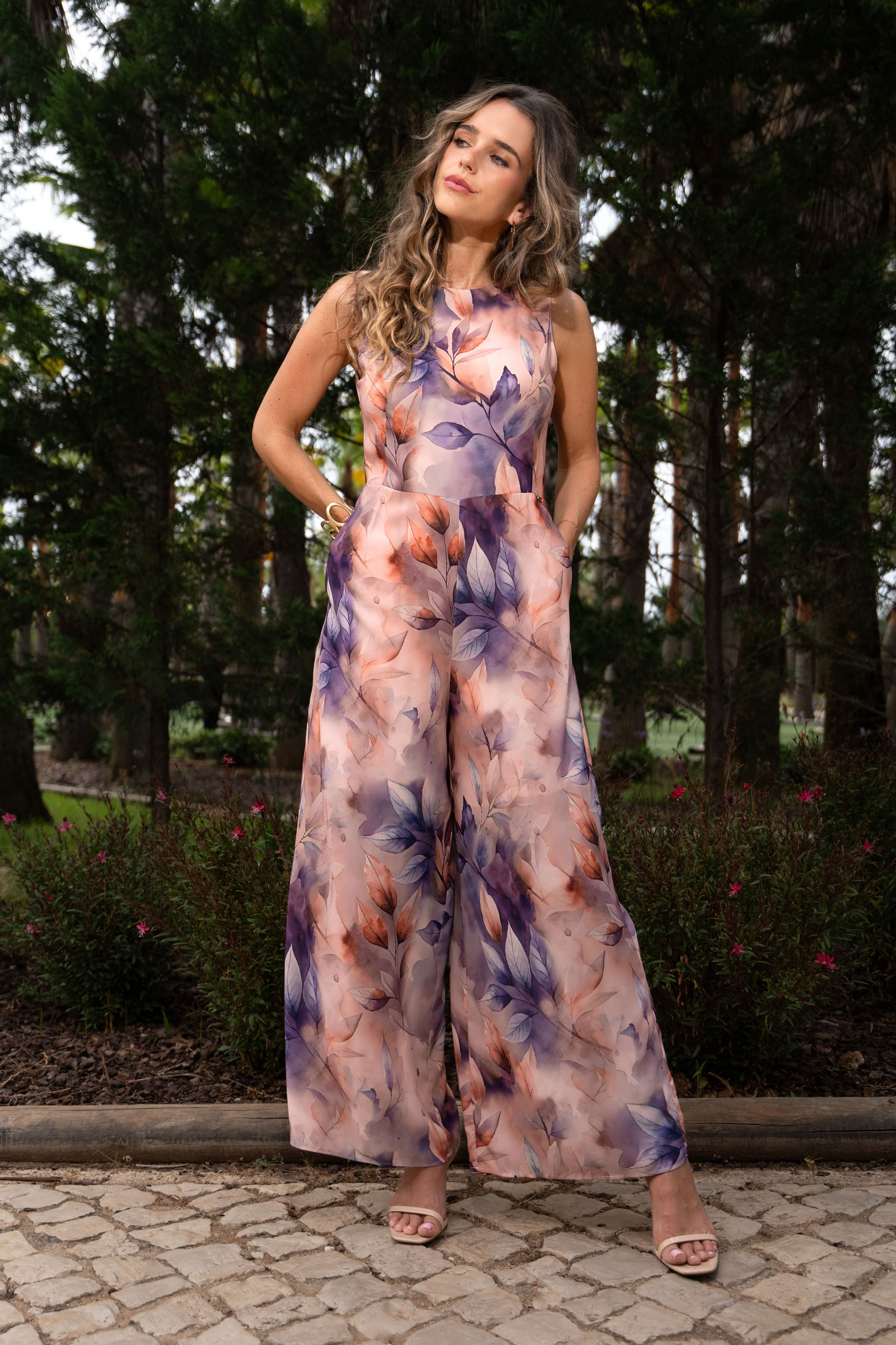 Mono wide leg de tejido fluido estampado