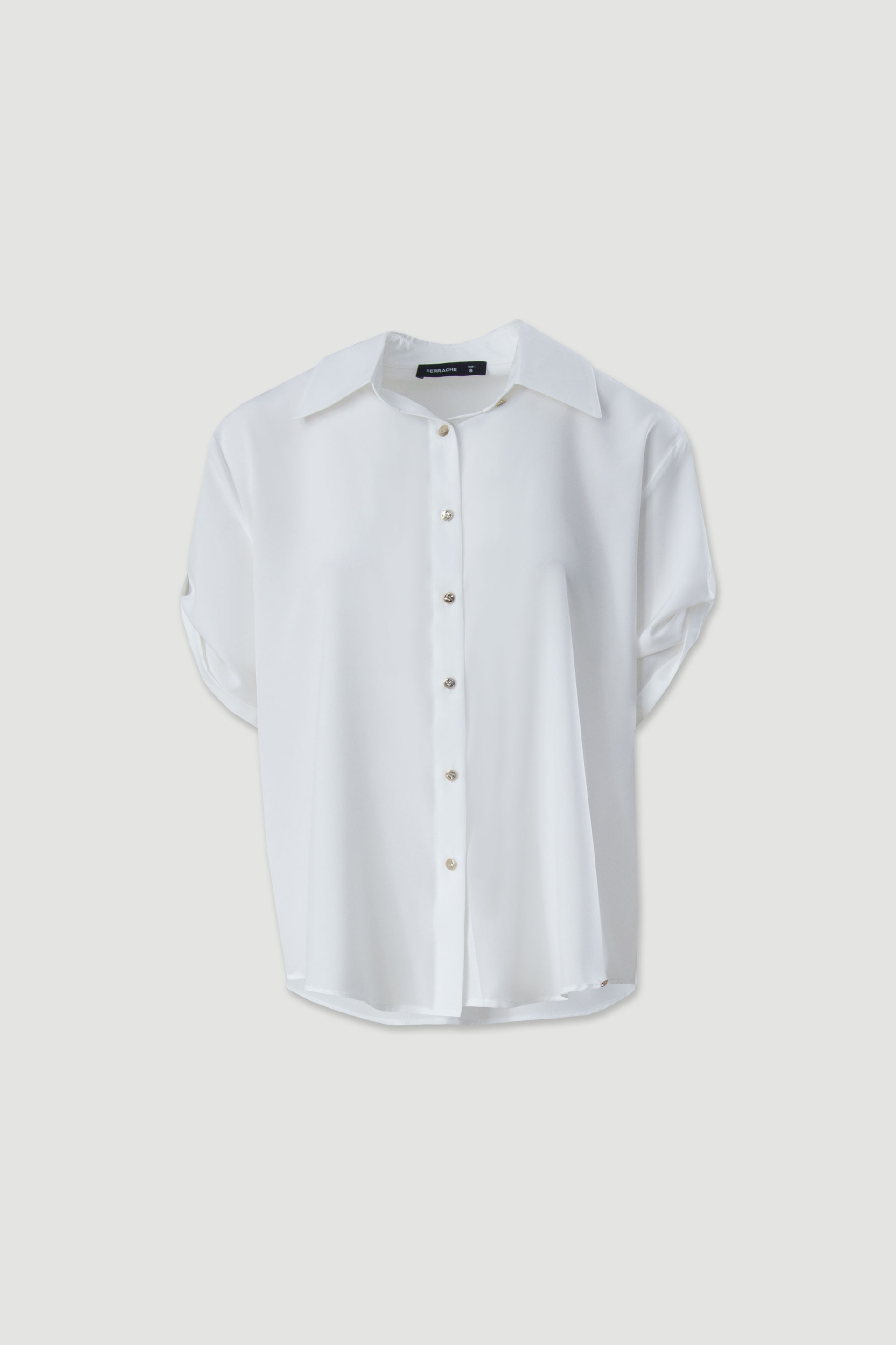 Blouse classique à manches courtes avec patte de boutonnage