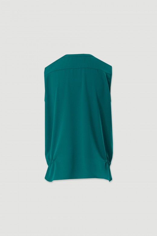 Fluid blouse with v-neckline