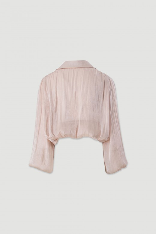 Blusa corta de georgette satinado con corte abullonado