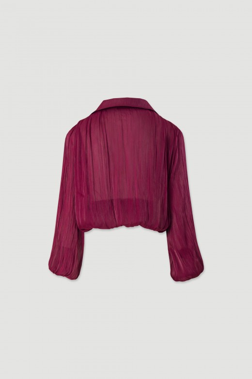 Blusa curta em georgette acetinado com corte abalonado