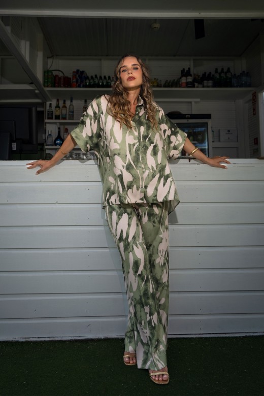Pantalón wide leg estampado en tejido fluido Pantalón wide leg estampado en tejido fluido
