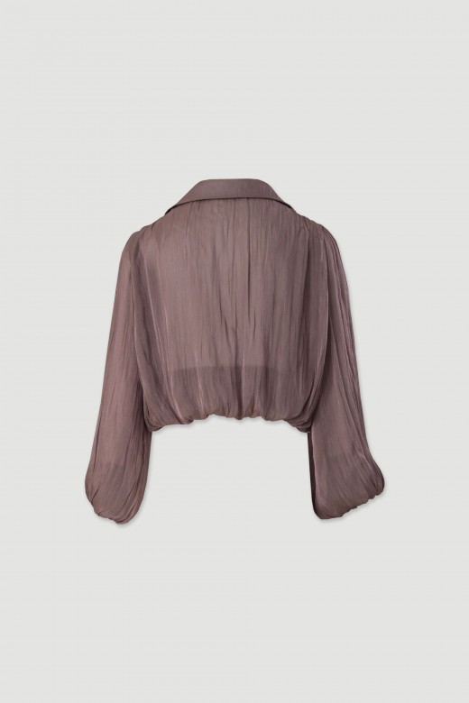 Blusa curta em georgette acetinado com corte abalonado Blusa curta em georgette acetinado com corte abalonado