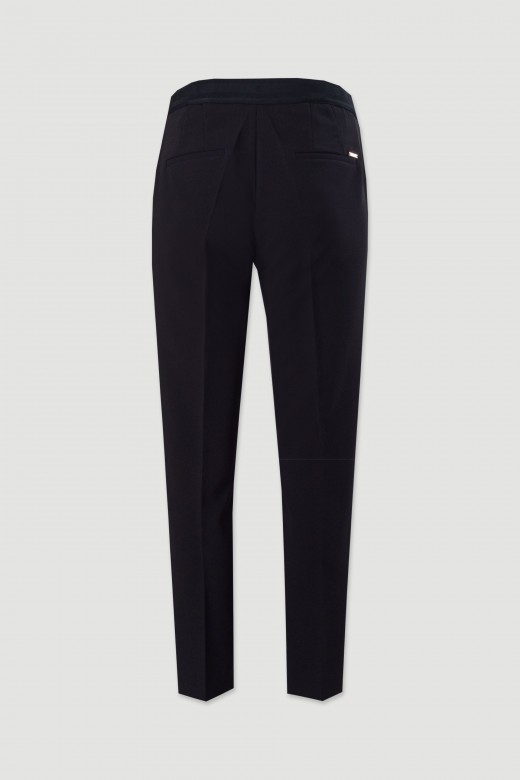 Pantaln clsico de tiro alto con detalle de cinturn elstico