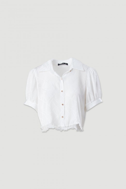 Blusa cropped estampada con encaje y manga corta