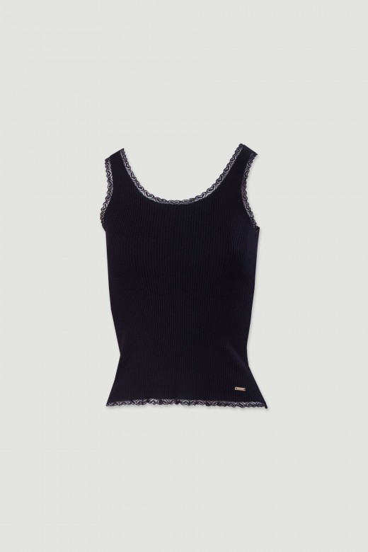 Fitted ribbed knit top with lace trim