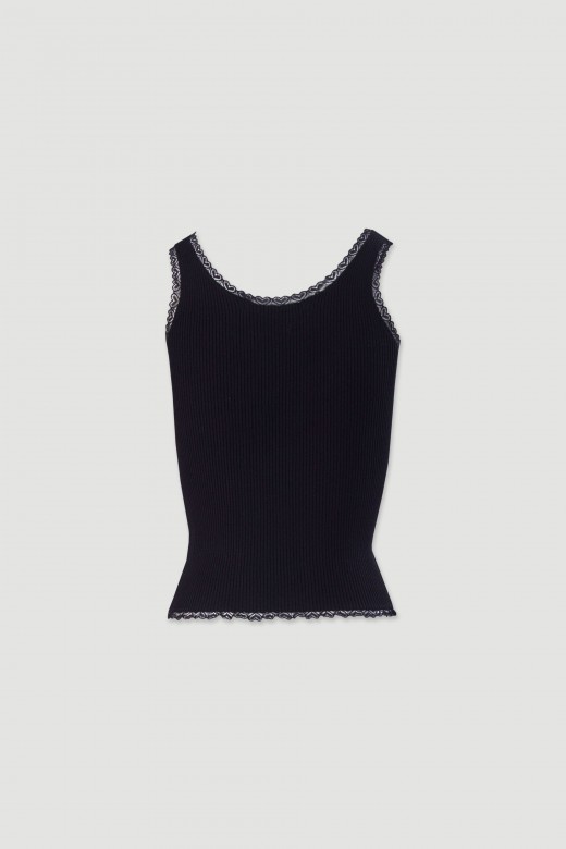 Fitted ribbed knit top with lace trim
